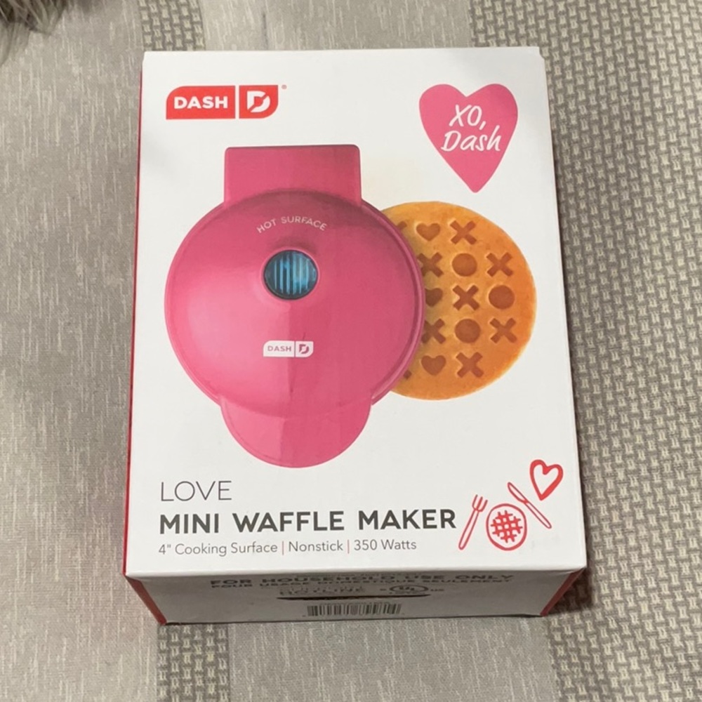 Mini waffle maker